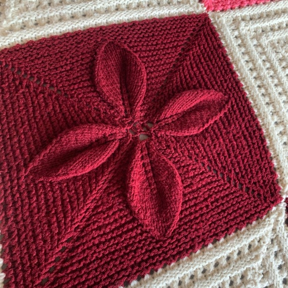 HAND CROCHETED ‘Leaf Mottled’ Afghan  NEVER USED! - Picture 4 of 8